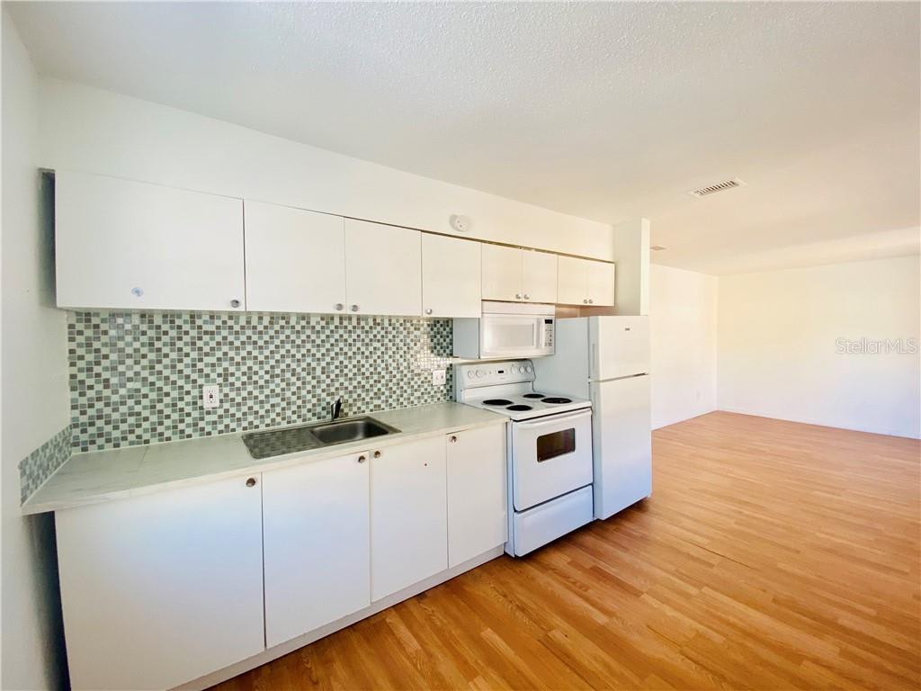 696 Michigan Avenue – photo 3