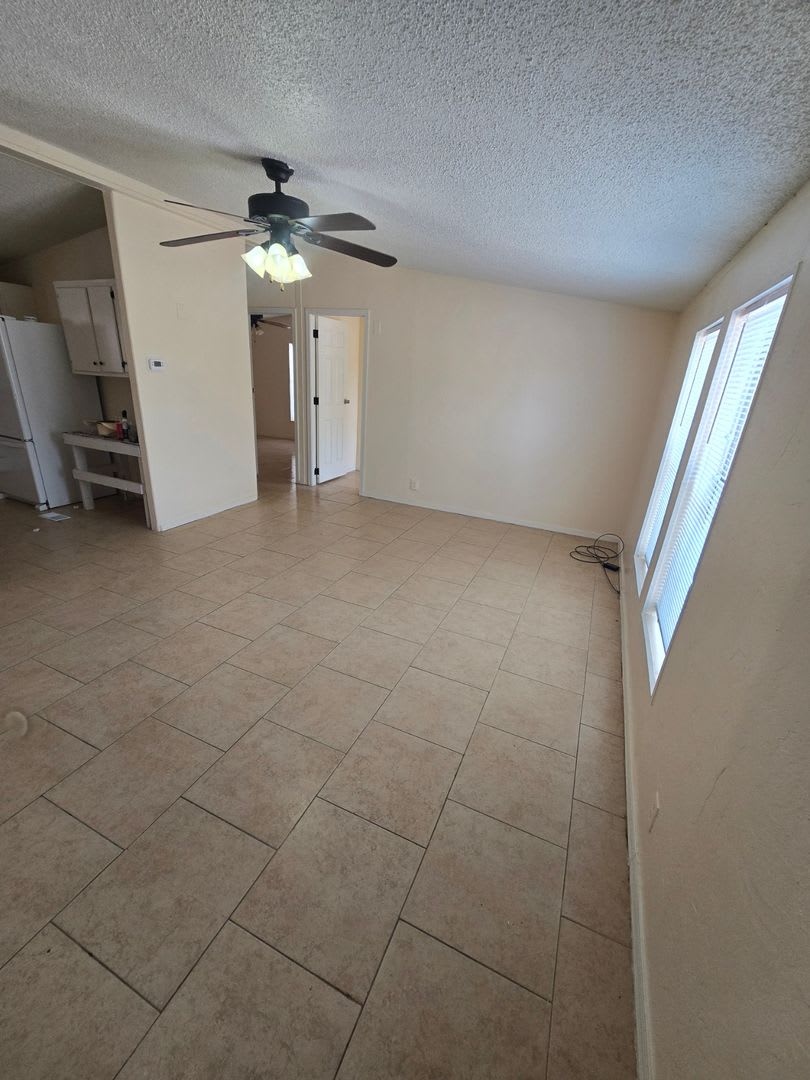 HUGE PRIVATE LOCATION 3 BEDROOM 2 BATH HOME!! – photo 4