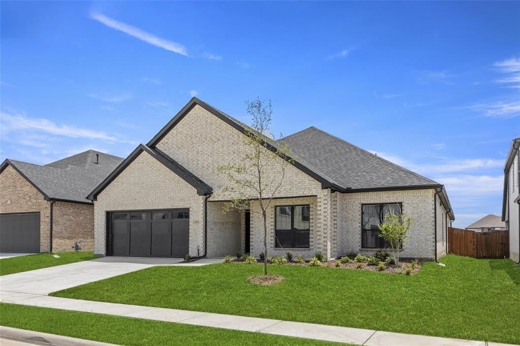 304 Community Drive – photo 2