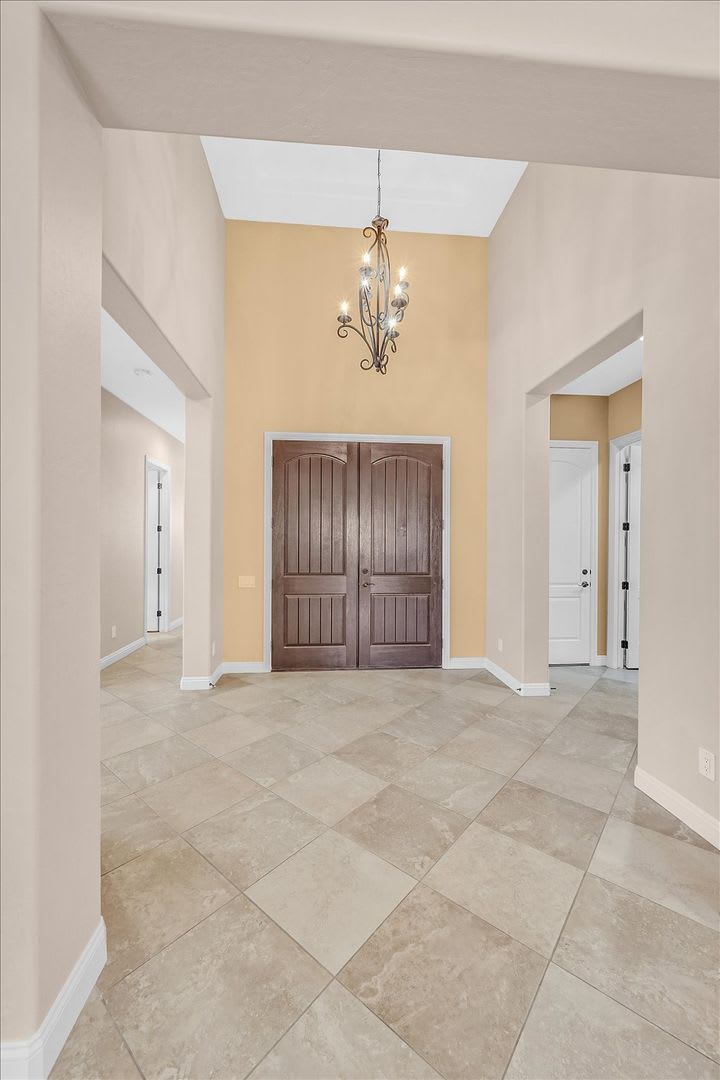 Stunning 1-story home in the prestigious Club at Madeira Canyon guard gated community! – photo 3