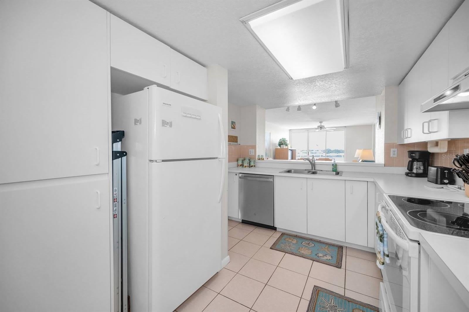 6085 Bahia Del Mar Circle – photo 4