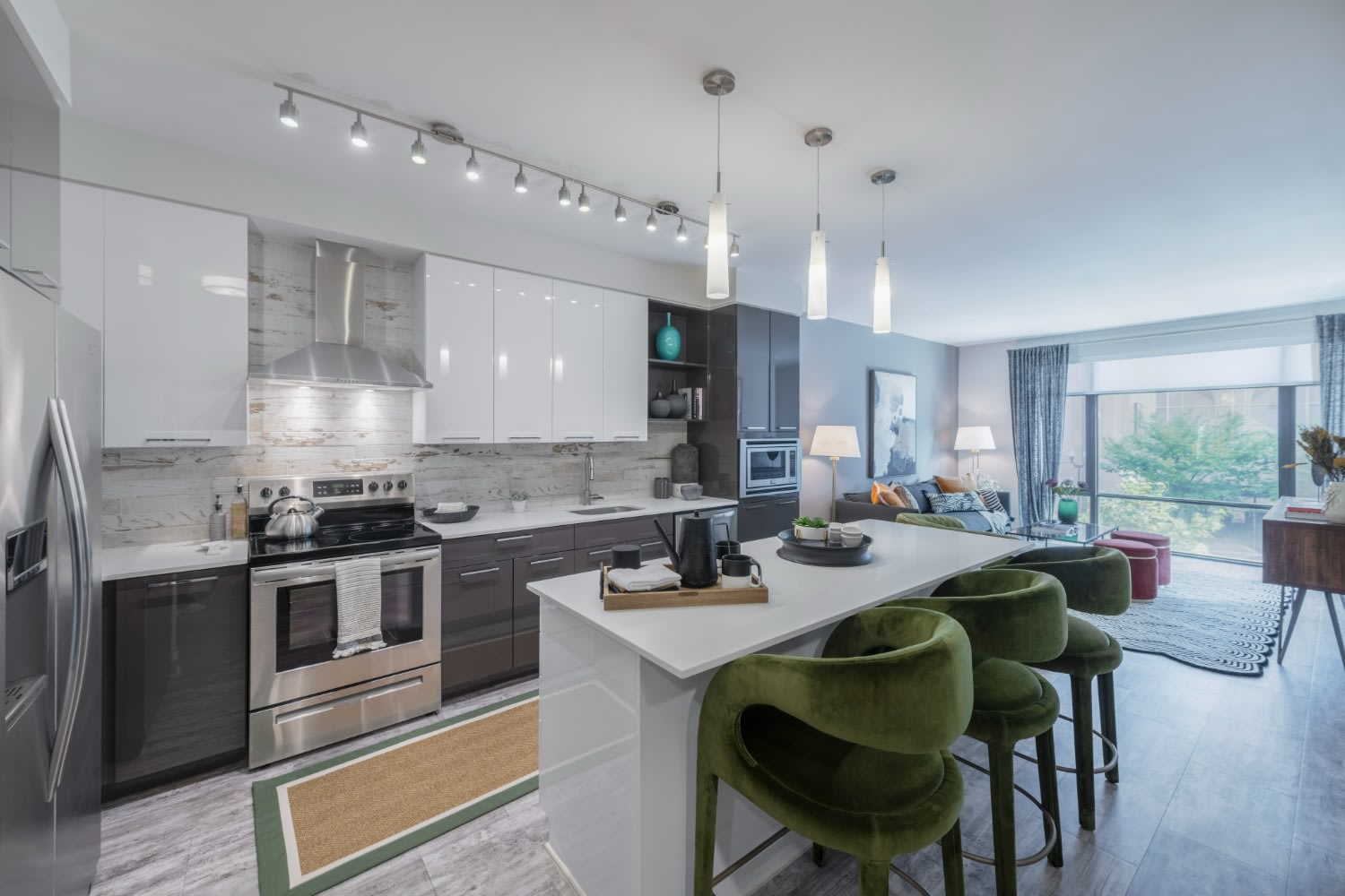 672 Flats – photo 2
