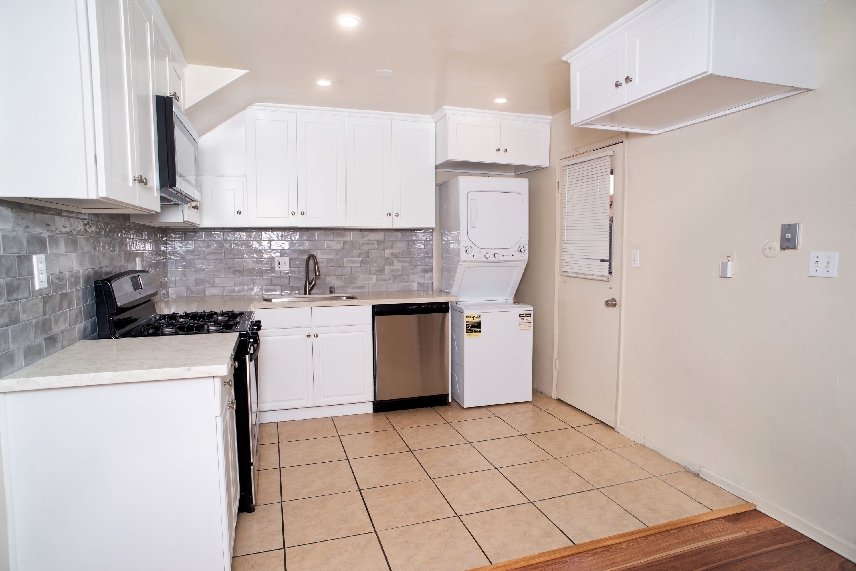 17151 Roscoe Blvd, Unit 18 – photo 2