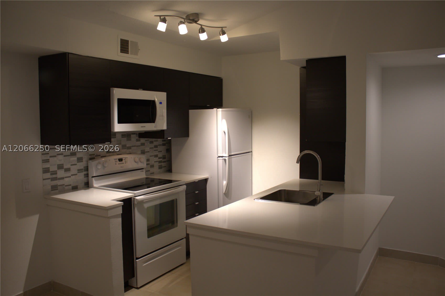 2826 S University Dr – photo 5