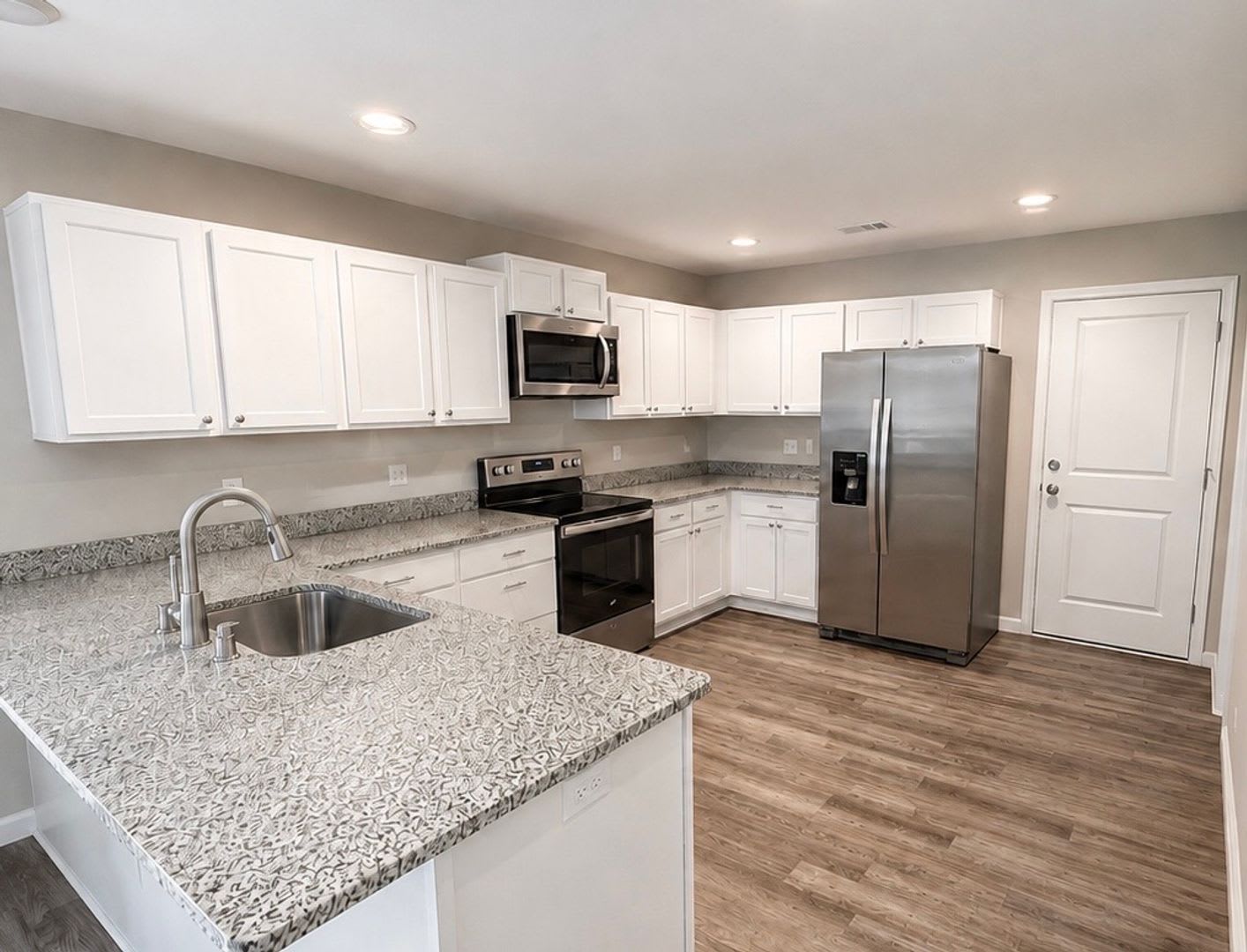 3bd 2ba HOME FOR RENT! – photo 5