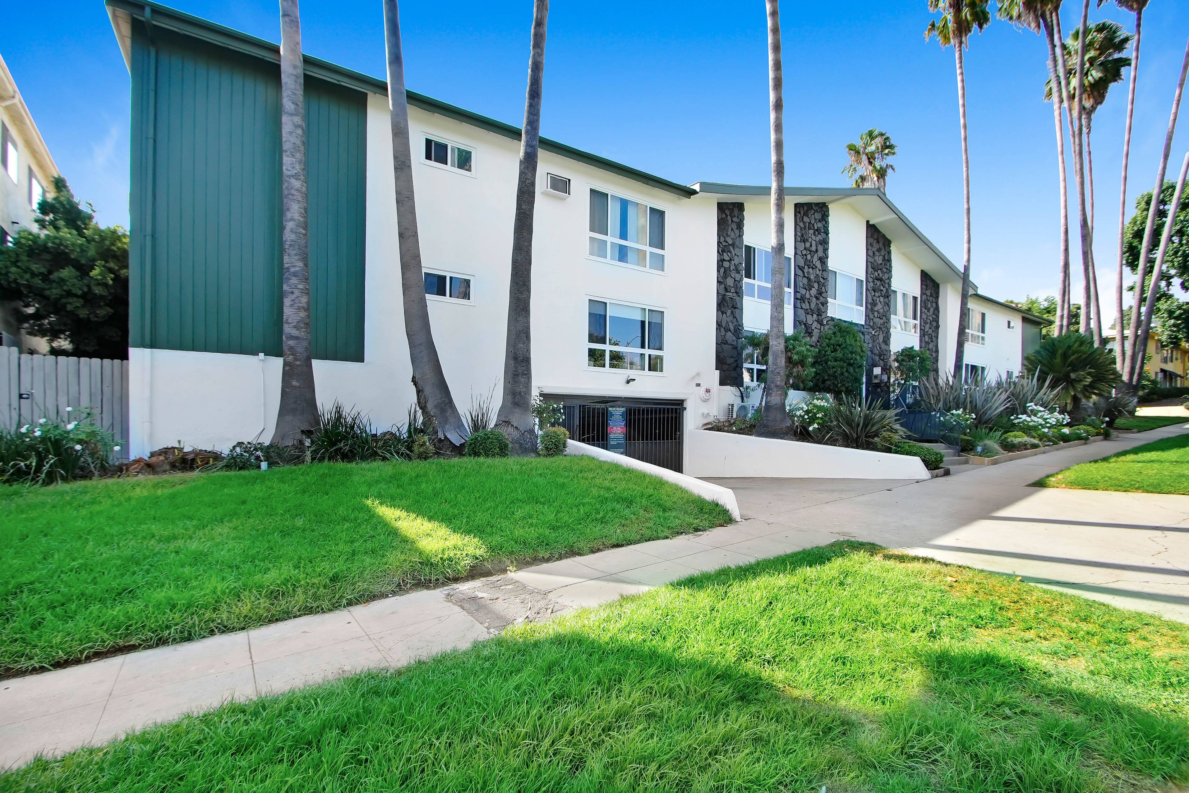 1545 N Laurel – photo 4