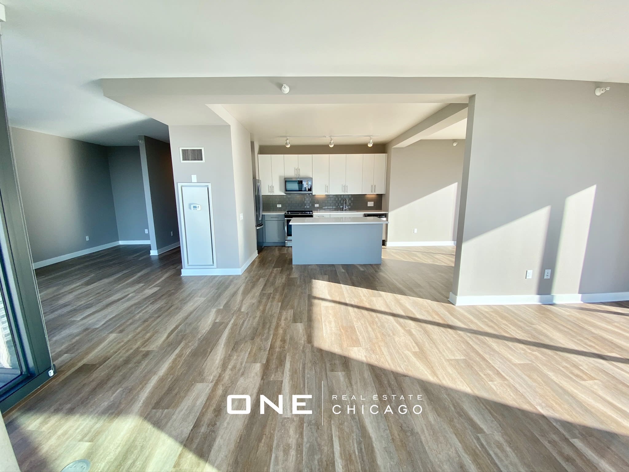 500 N State St – photo 2