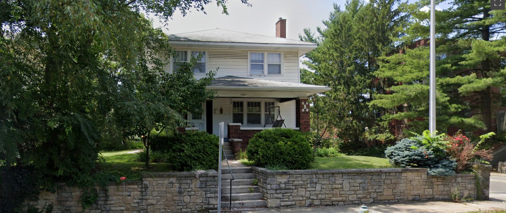 4 bedrooms 2 bathrooms across from Union/Kelly/Luddy. Available August 2027 – photo 1