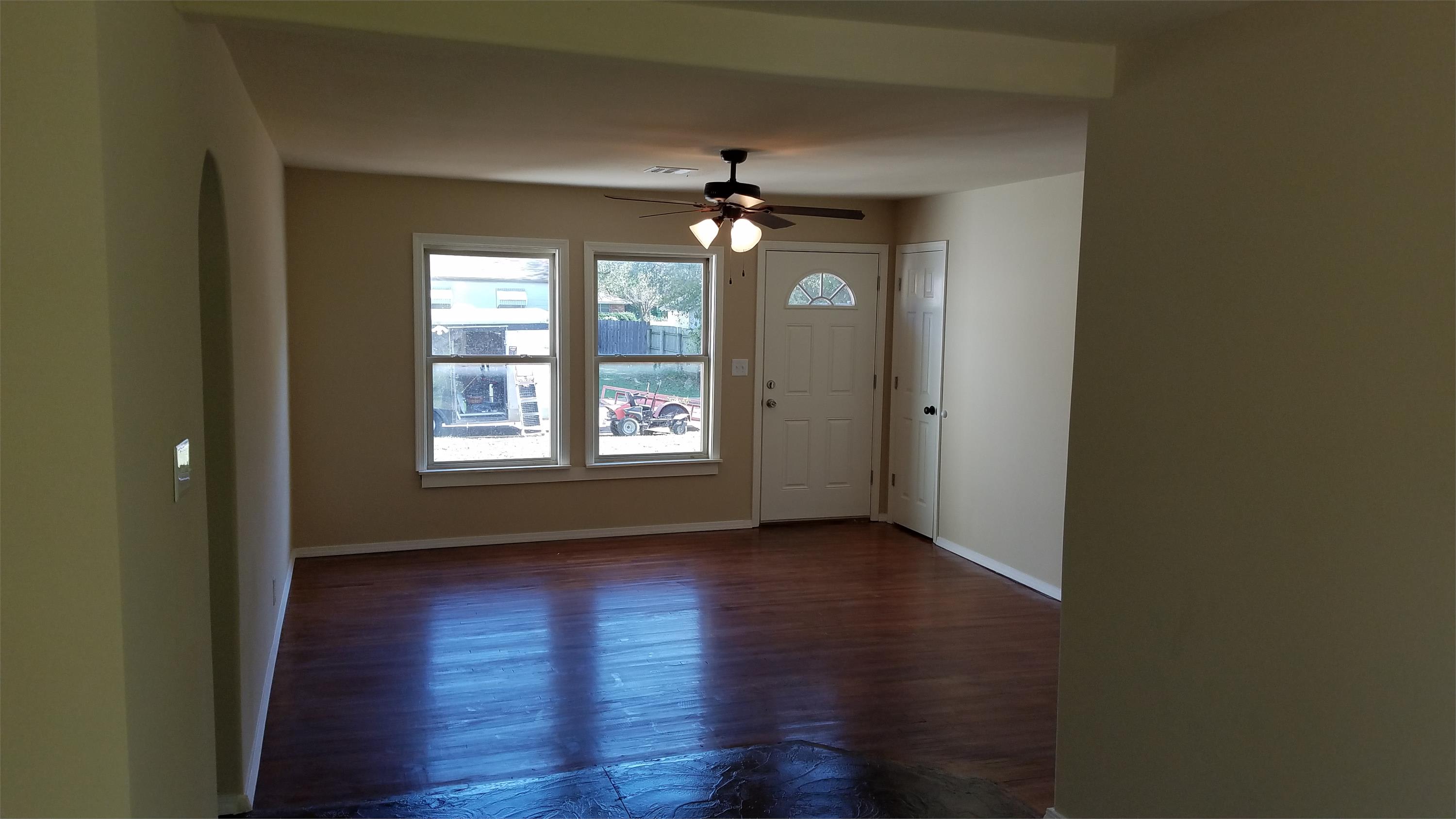 355 N Oak – photo 3