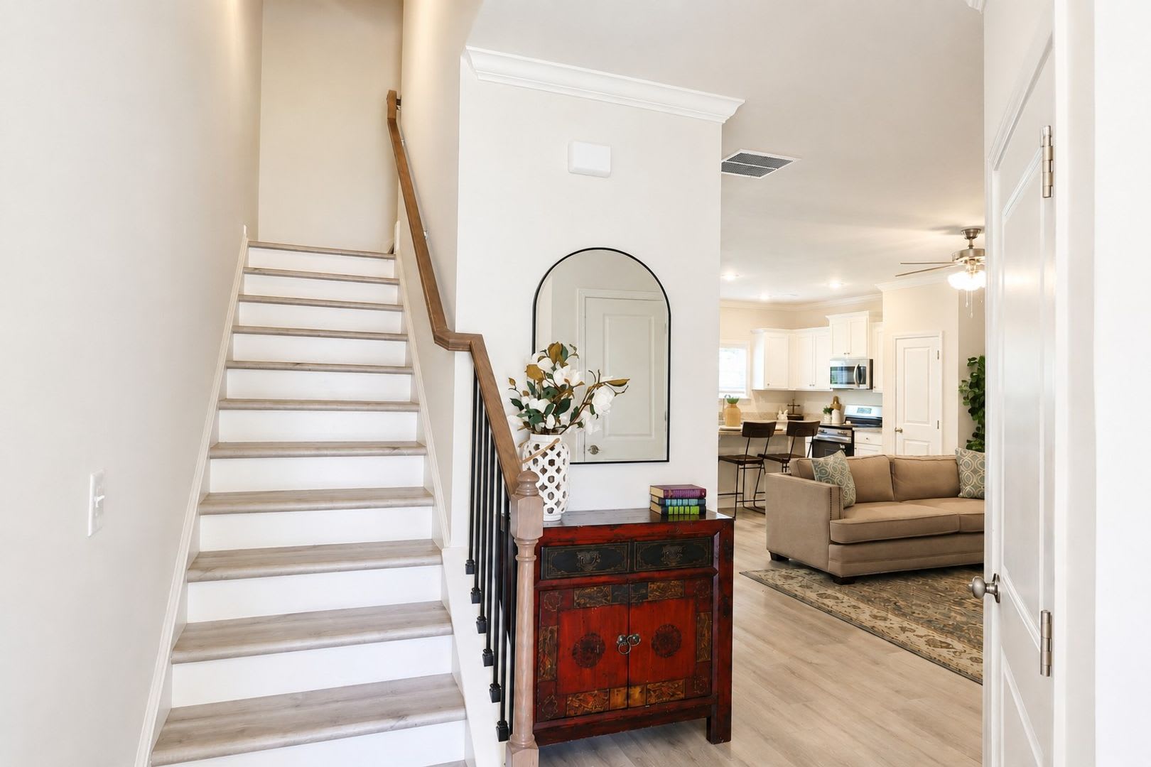Discover modern living in the heart of Cornelia! – photo 2