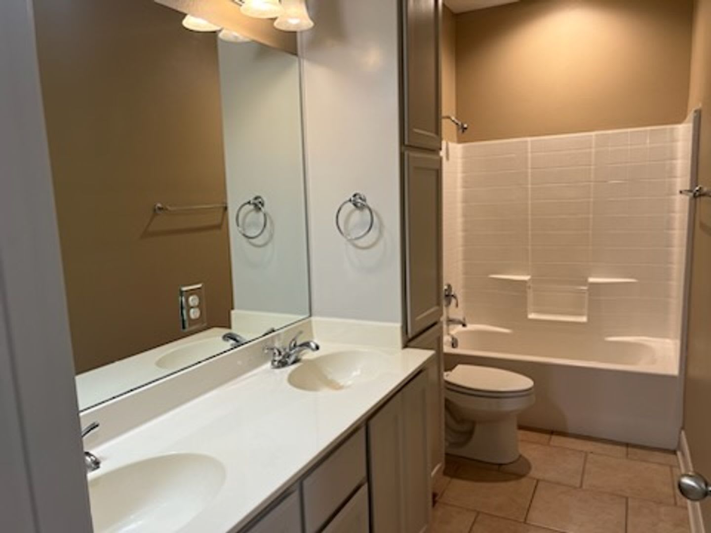 3923 Mobley Circle – photo 4