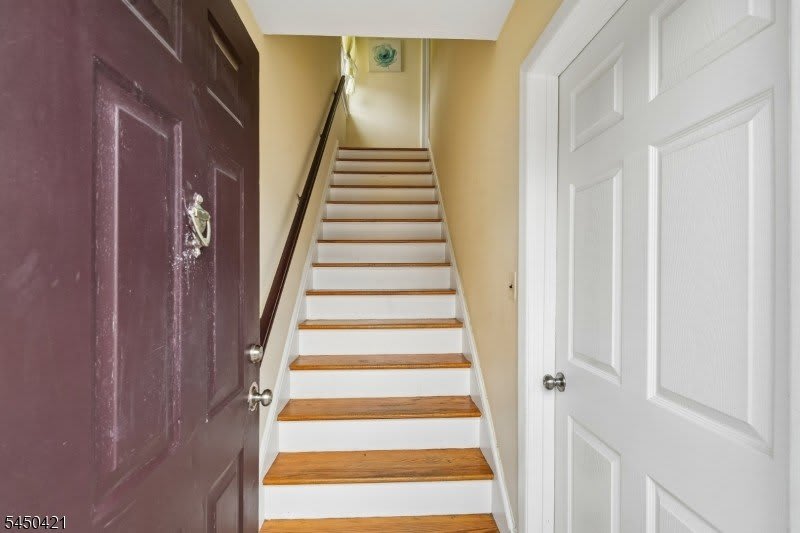 416 S Valley Rd – photo 2