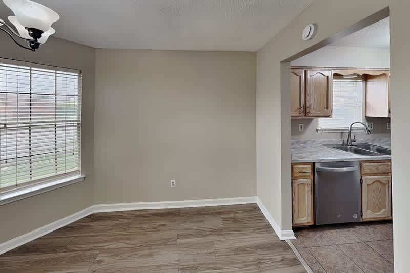 1633 Dexter Ln – photo 5