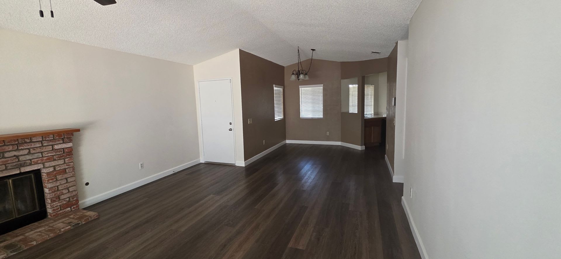 Two Bedroom, Two Bathroom Home in Beaumont! – photo 3