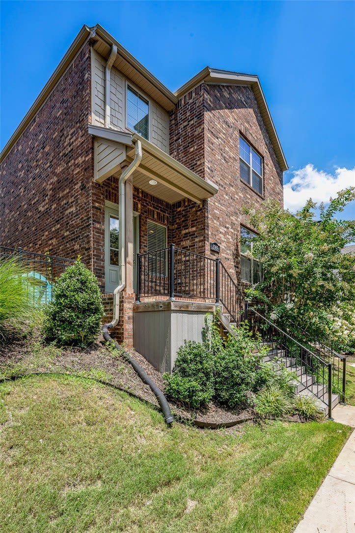 2369 E Amherst Alley – photo 2