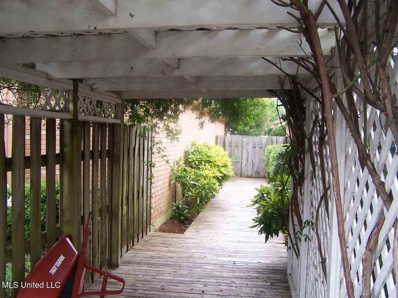 339 E Cascades Circle – photo 4