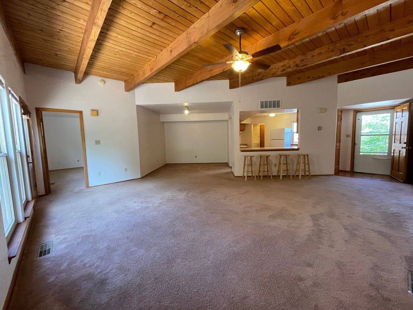 Quiet Garver Lane Home In White Rock – photo 3