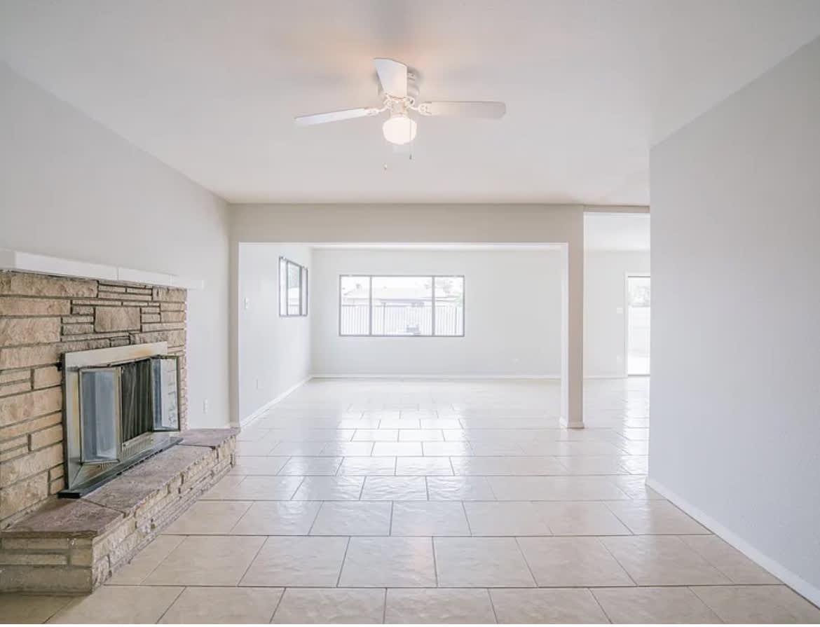 7915 West Pinchot Avenue – photo 5