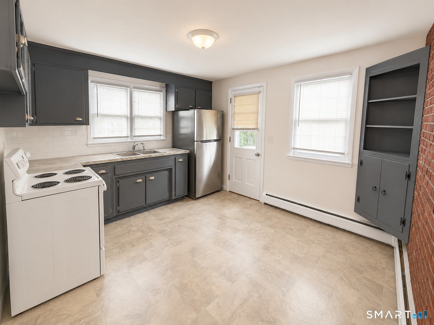 46 Myron Avenue – photo 3