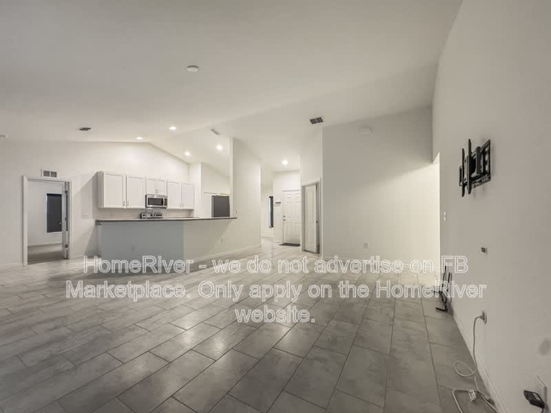 912 Lochland Loop – photo 4