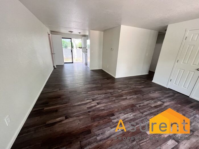 1102 Northwest E Street – photo 4