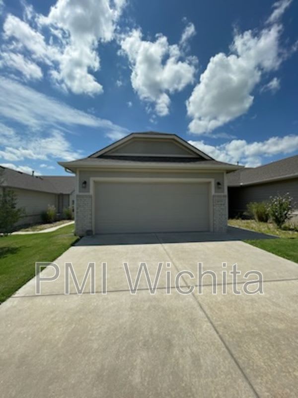 8113 E 34th Ct S – photo 2