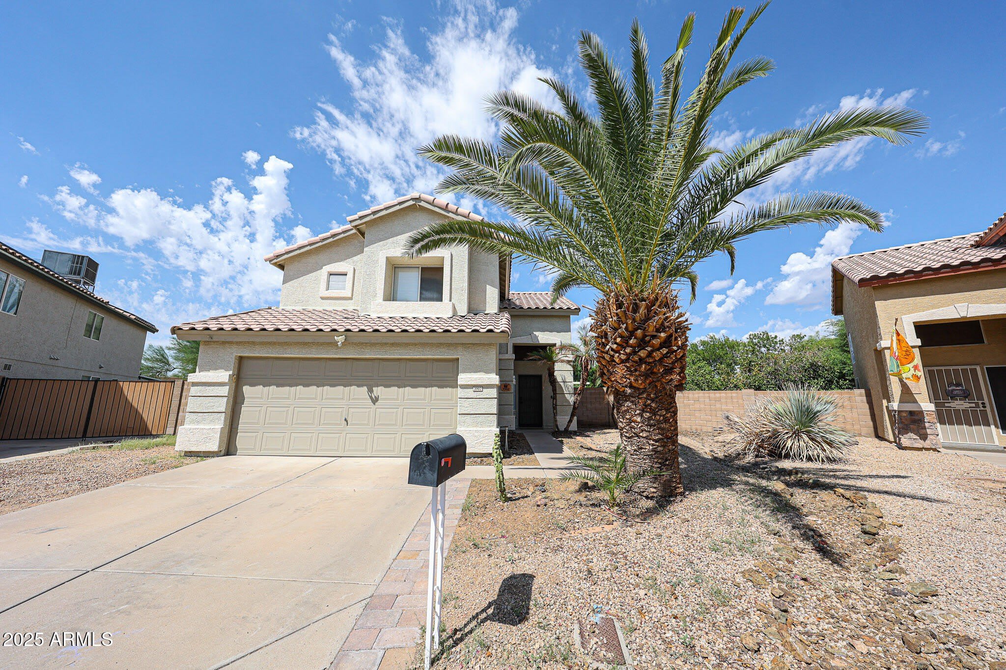 3902 E ROSEMONTE Drive – photo 2
