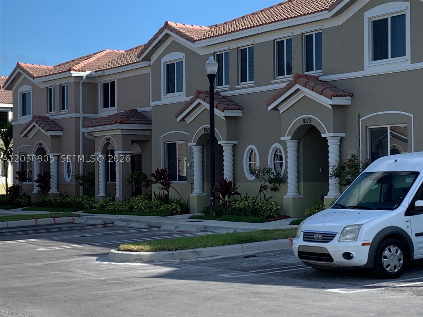 1078 SE 23rd Ter – photo 2