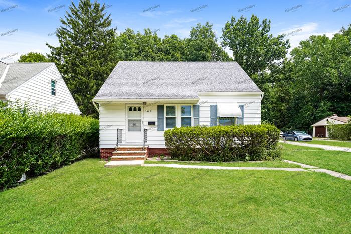 5493 Thomas Street – photo 1