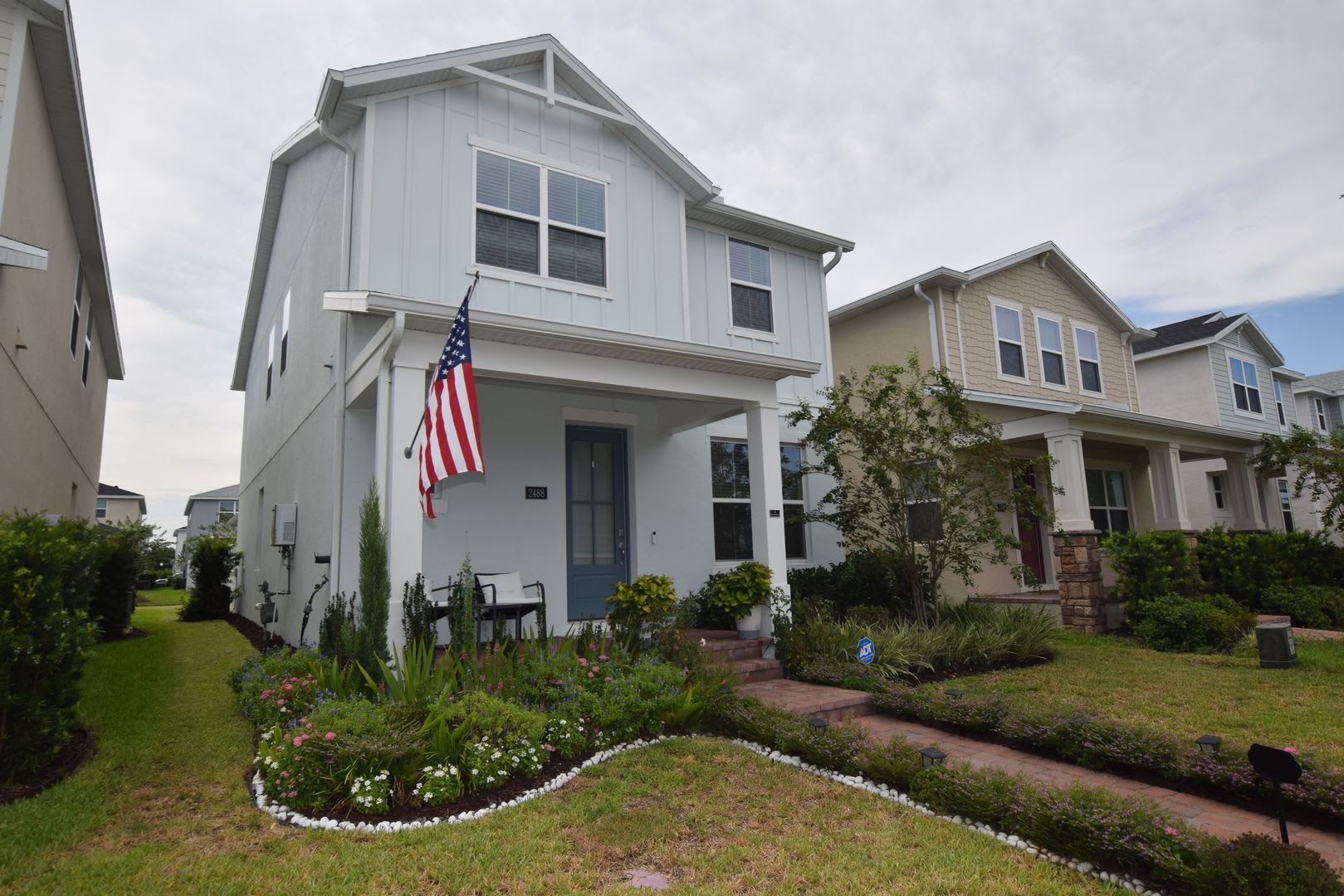 This Charming 3 Bedroom 2 5 Bath Single Family Home For Rent At 2488 Cedar Rose St Apopka Fl 32712 This House Has A Range Refrigerator D W Disposal Central A C Washer Dryer – photo 2