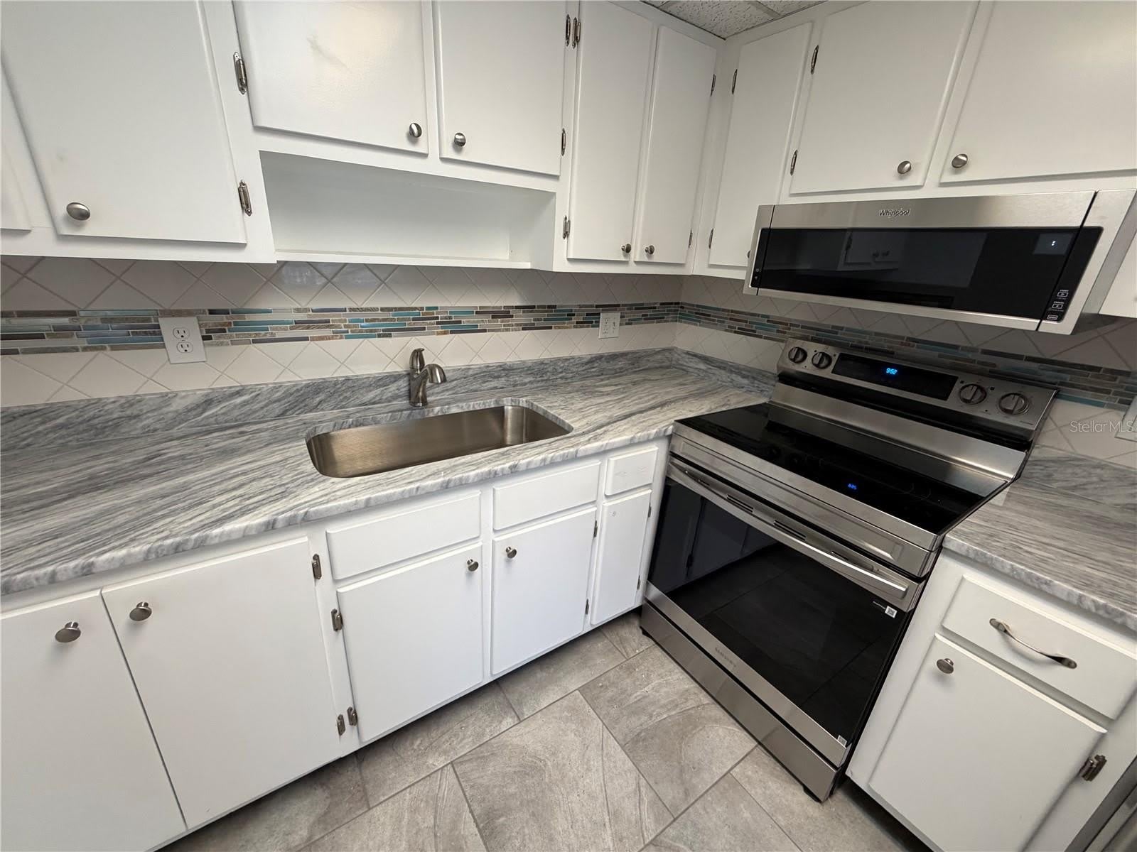 8402 111TH Street – photo 4