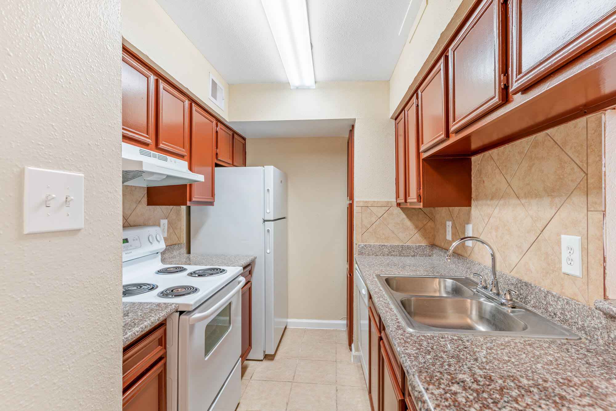 Falls of Braeburn Apartments – photo 3