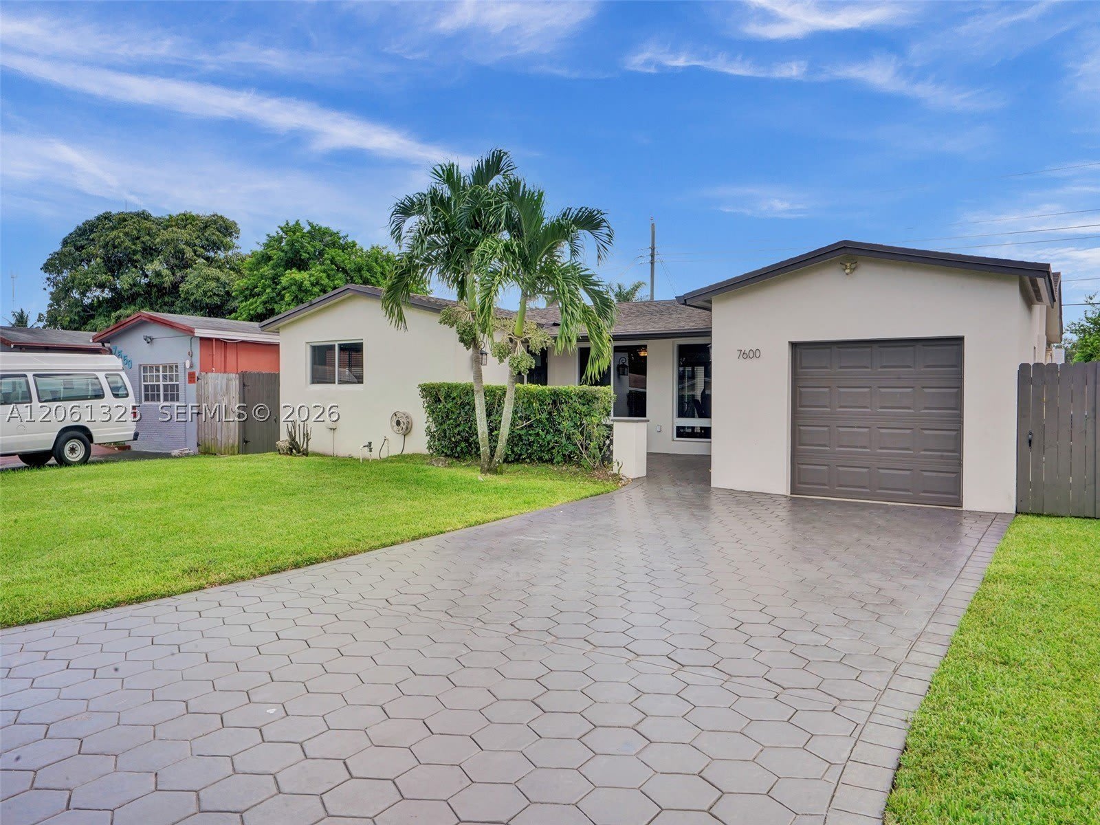 7600 Grandview Blvd – photo 1