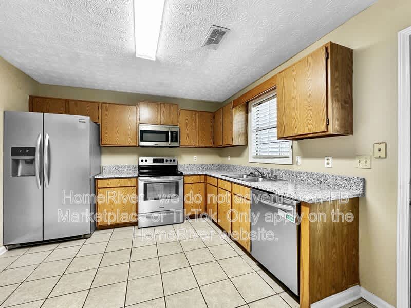 506 Oakwood Ct – photo 4