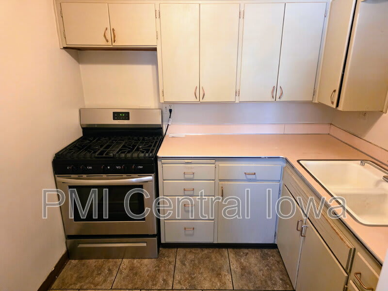 2820 Kingman Blvd – photo 5