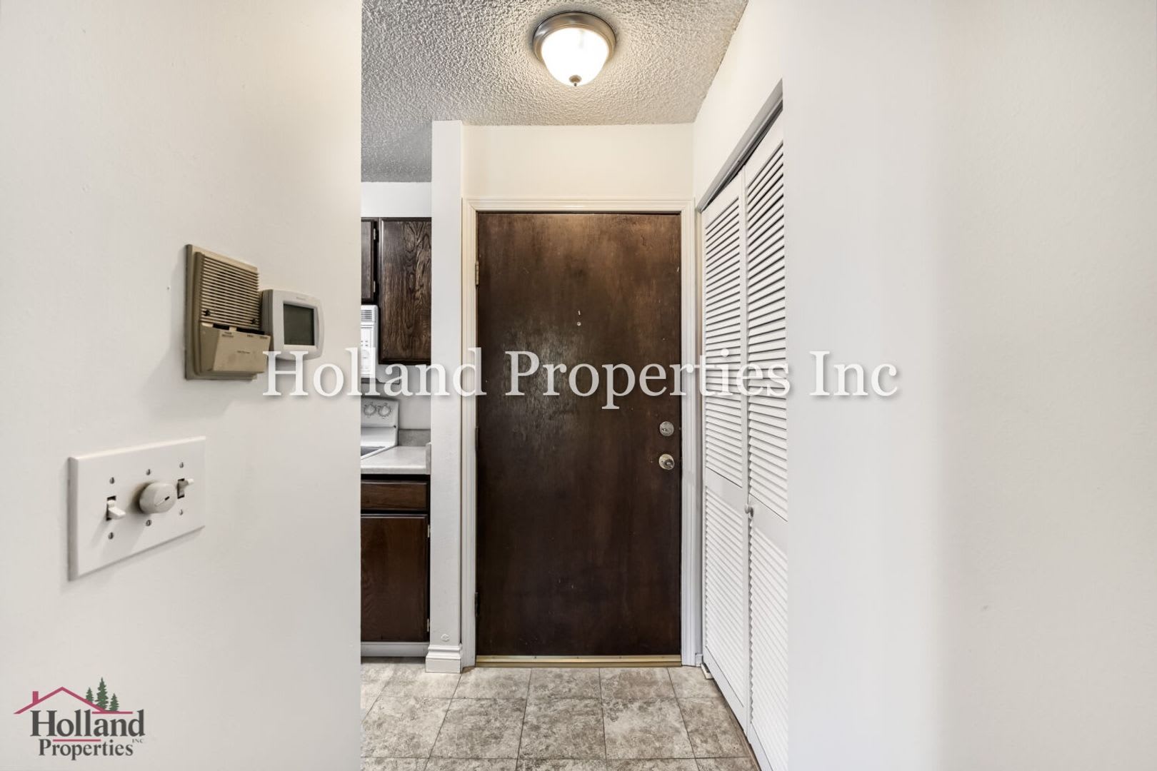Charming 1-Bedroom Condo, close to shopping! – photo 4