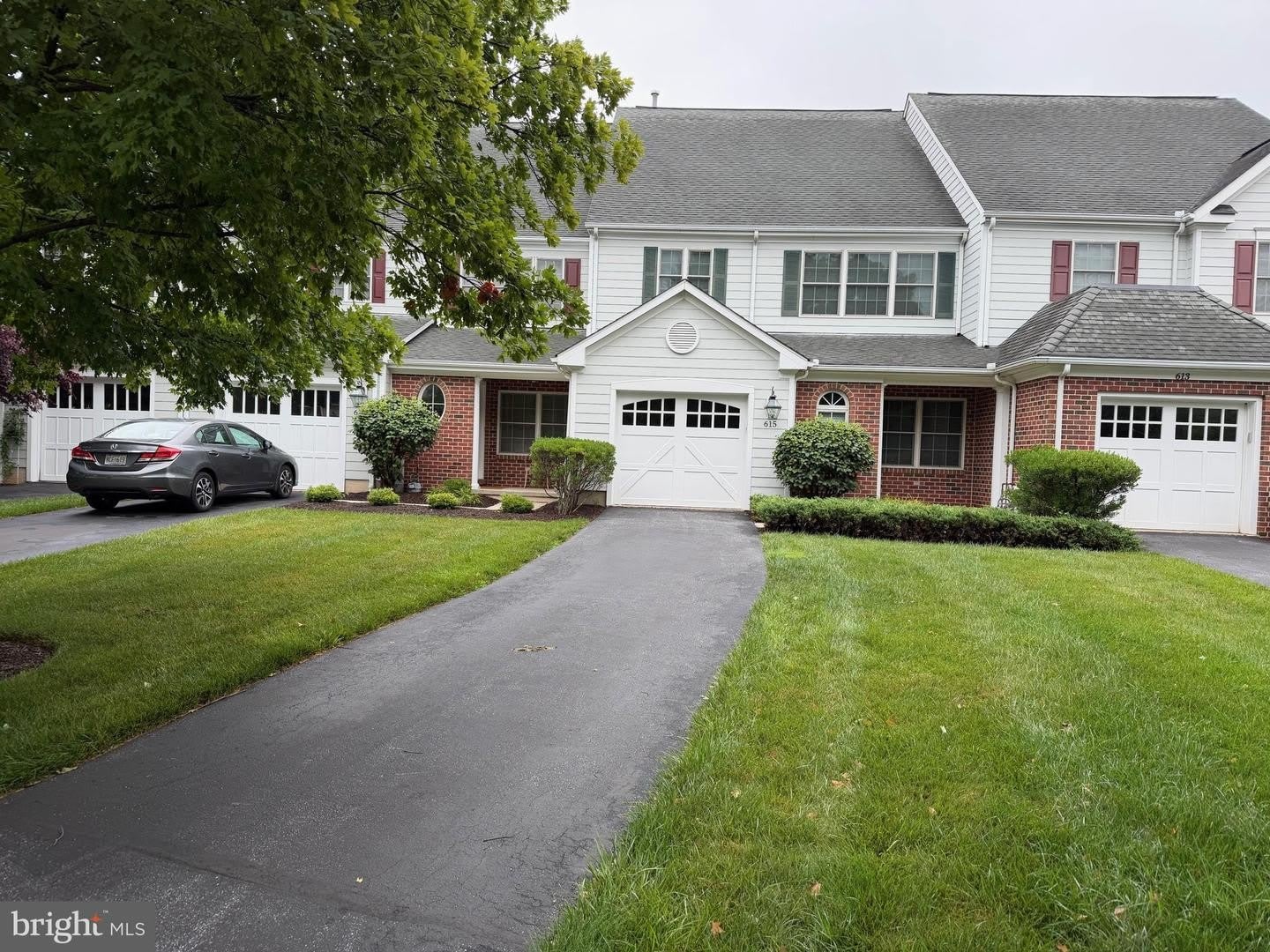 615 STRANDHILL CT – photo 1