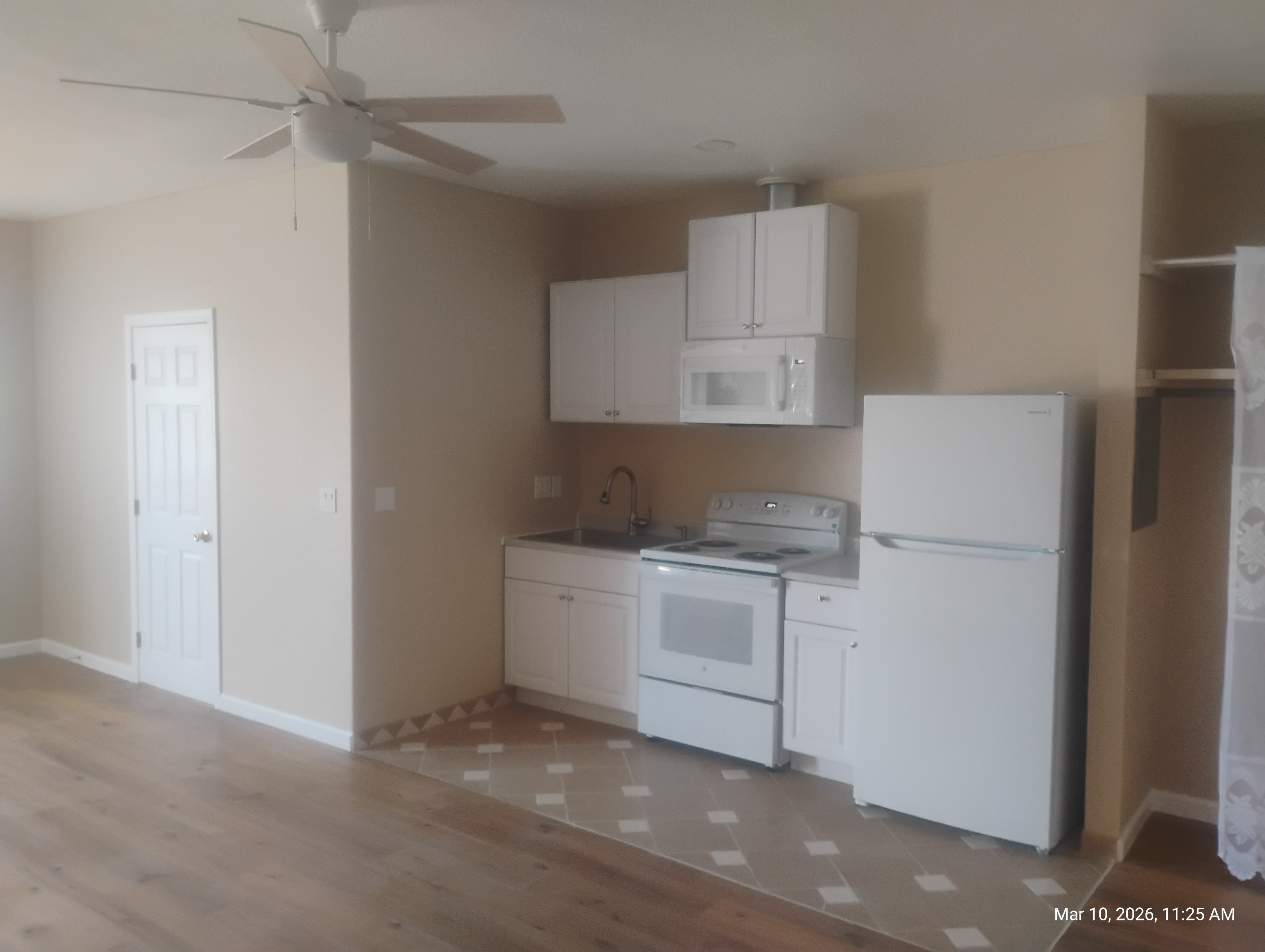 118 West Clausen Road – photo 1