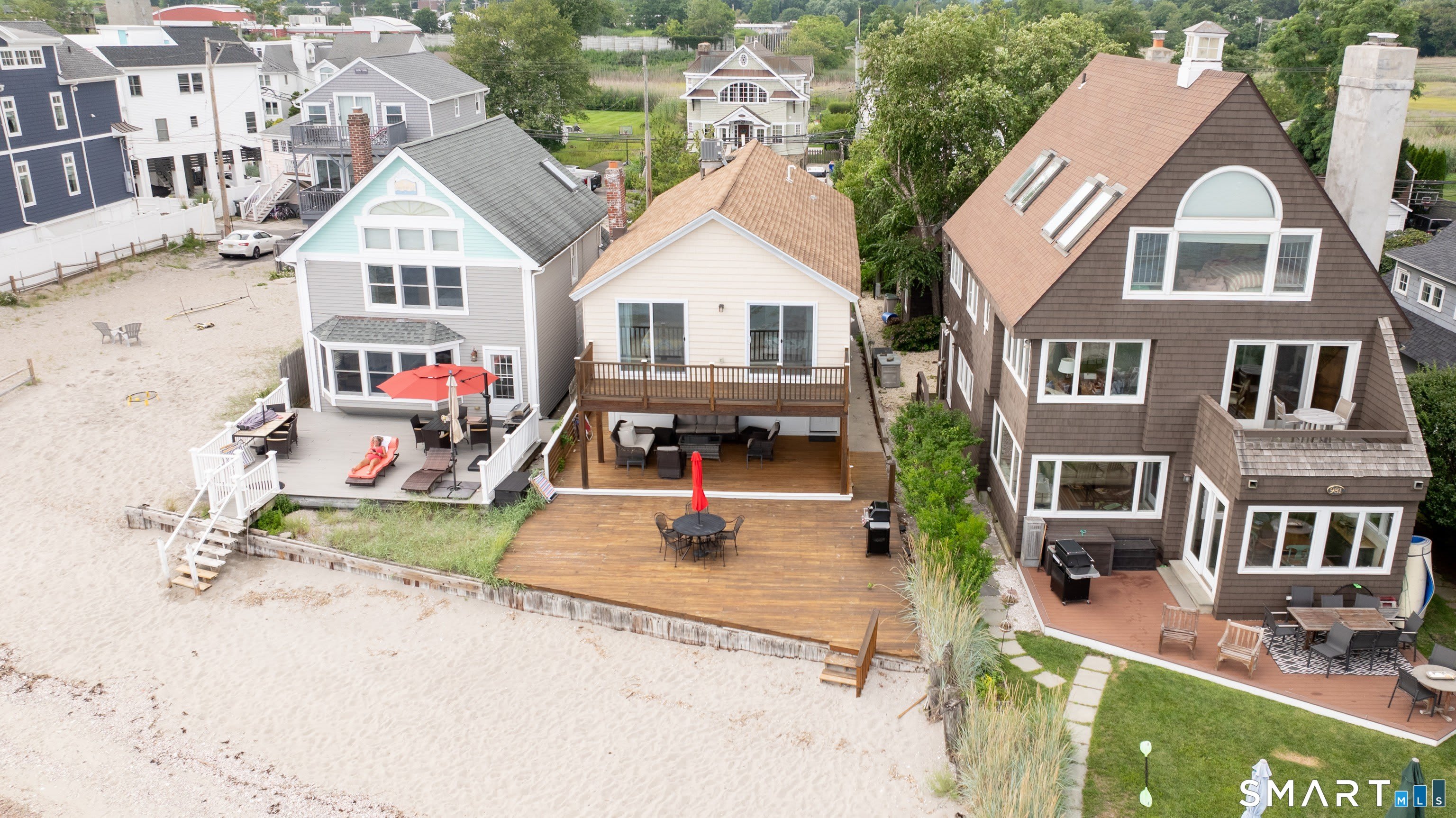 989 Fairfield Beach Road – photo 2