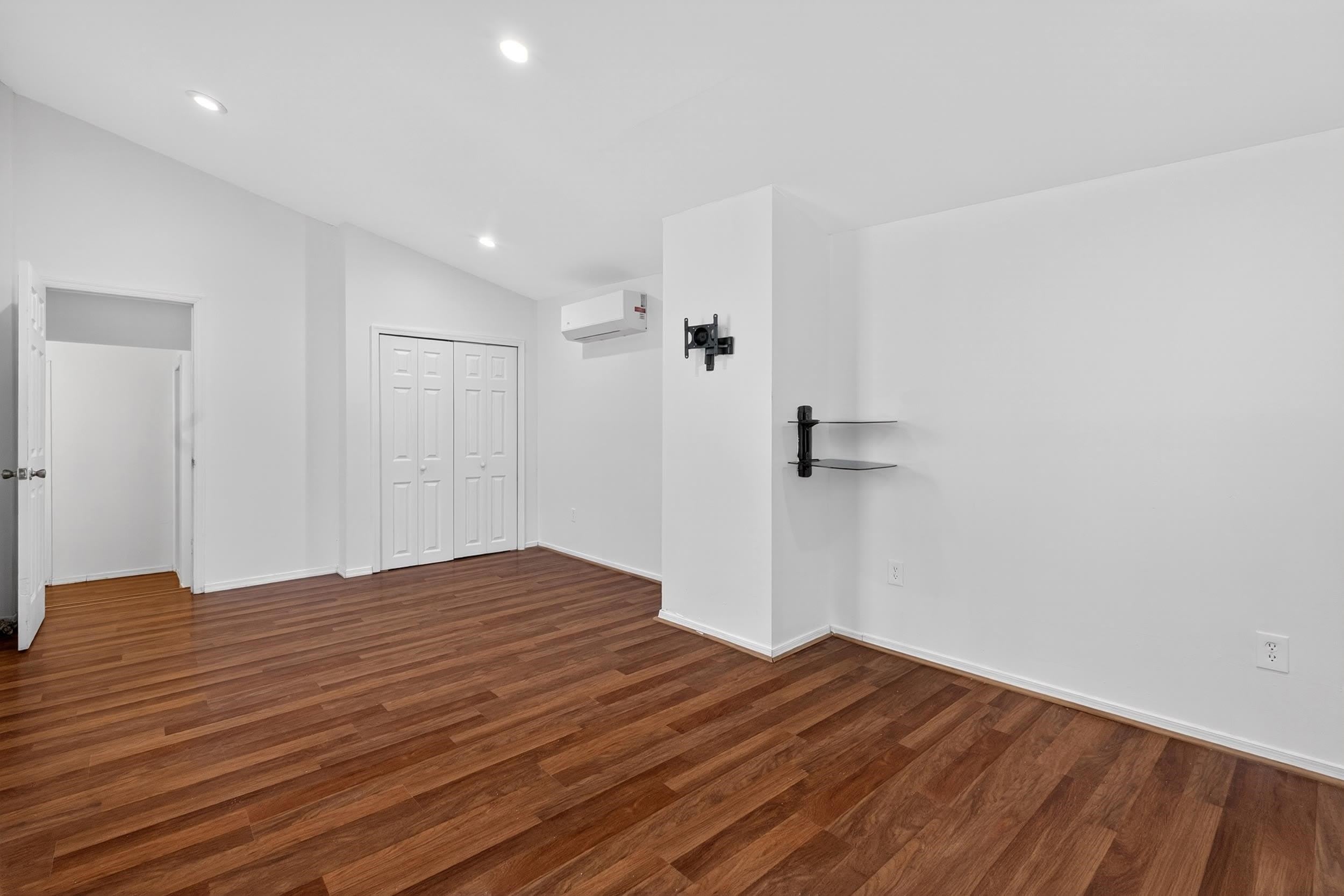 104 MCADOO AVE – photo 5