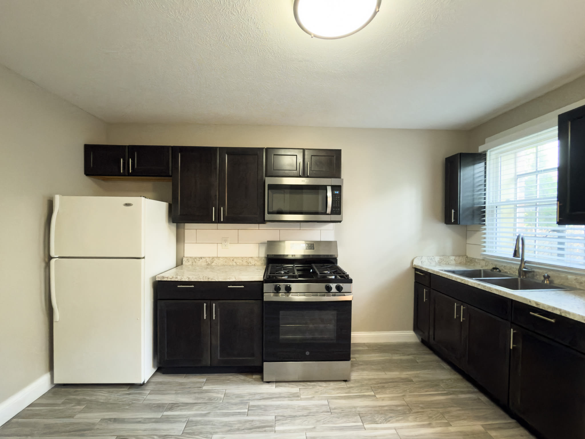 106 W 5th St – photo 2