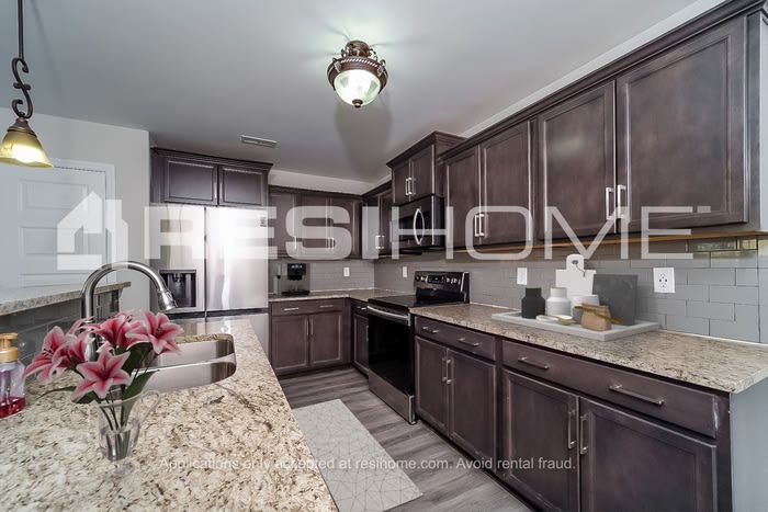 115 Beaver Brook Place – photo 2