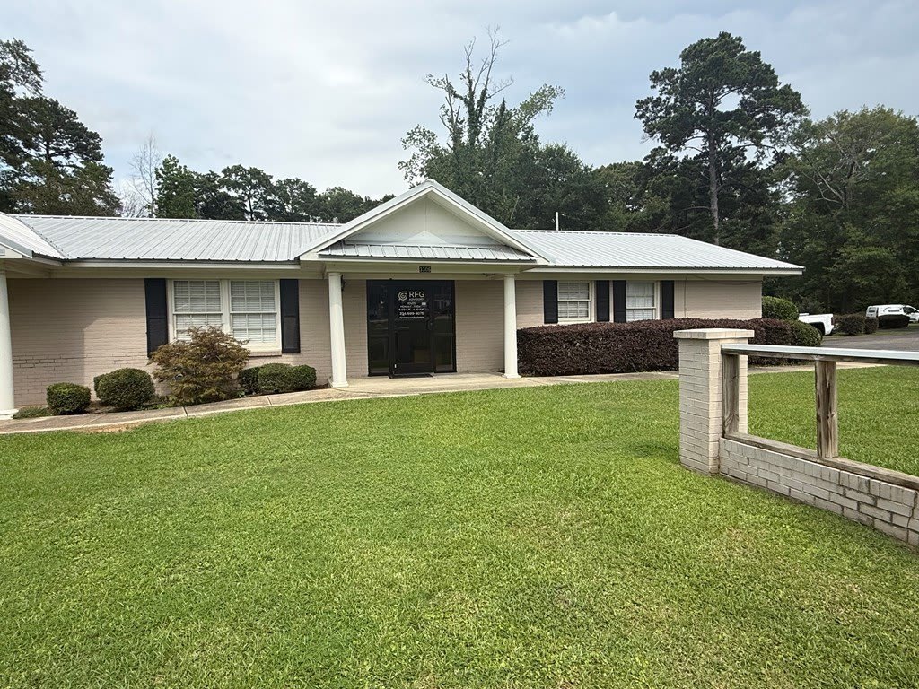 3306 Ross Clark Circle – photo 3