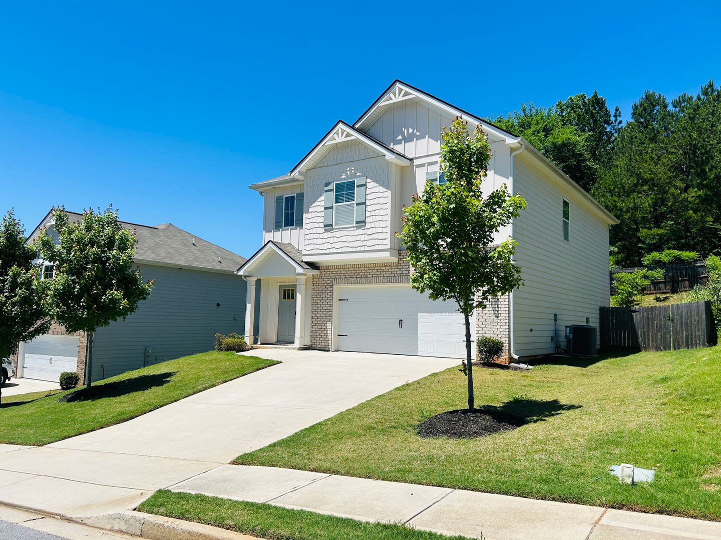 Wow! Beautiful 4 bedroom 2.5 bathroom home in Newnan! Must See! – photo 3