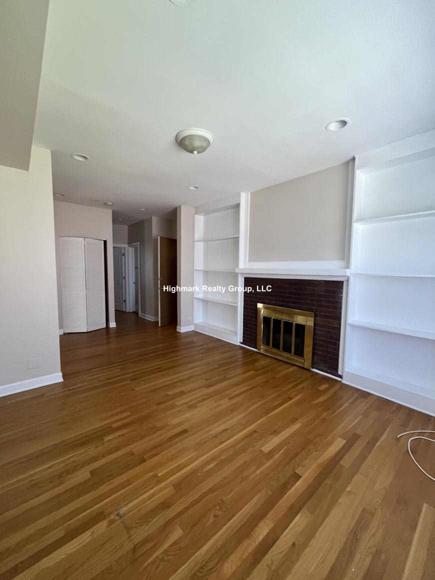 7462 North Greenview Ave. – photo 3