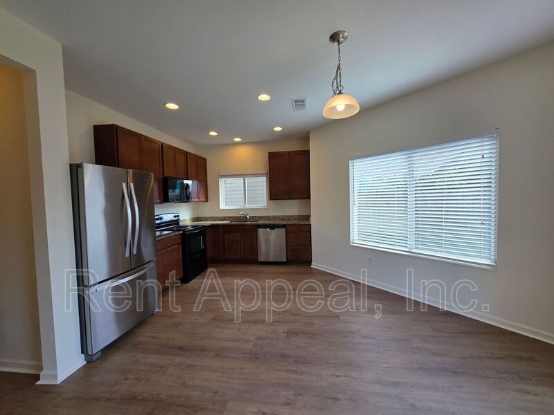 1490 Avalon Creek Road – photo 2