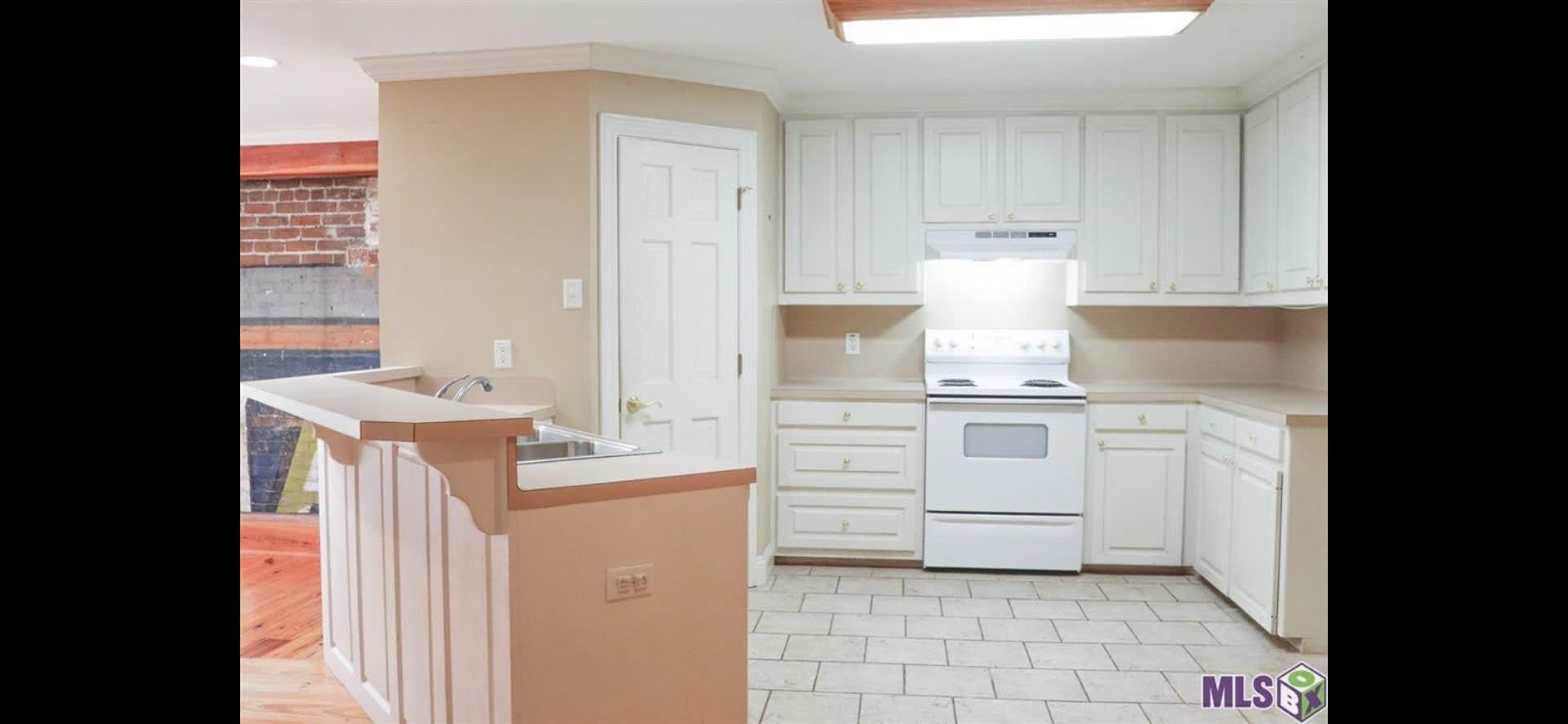 2BR 2BA 3rd Street Downtown – photo 5