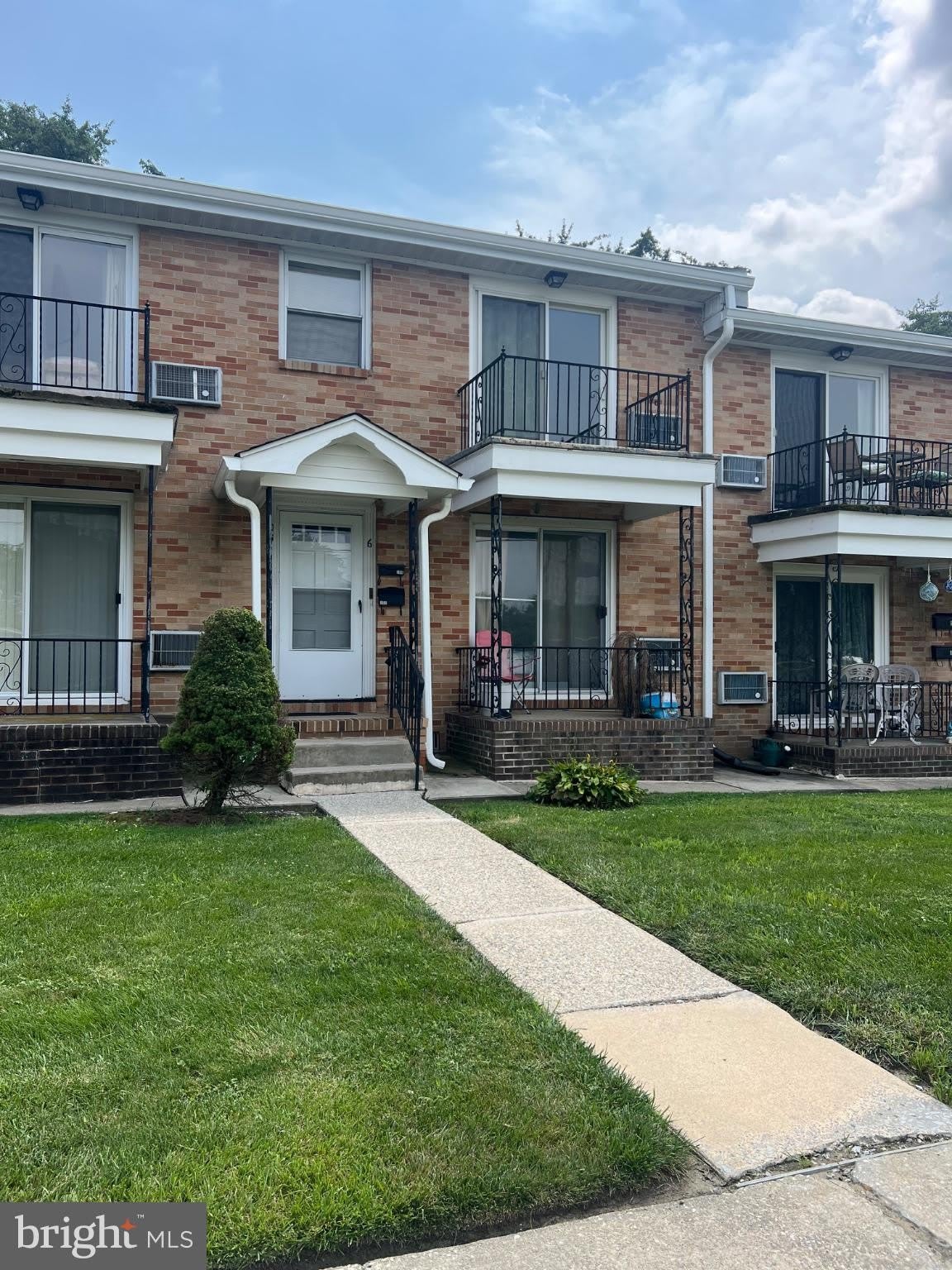 106 DARTMOUTH Avenue – photo 1