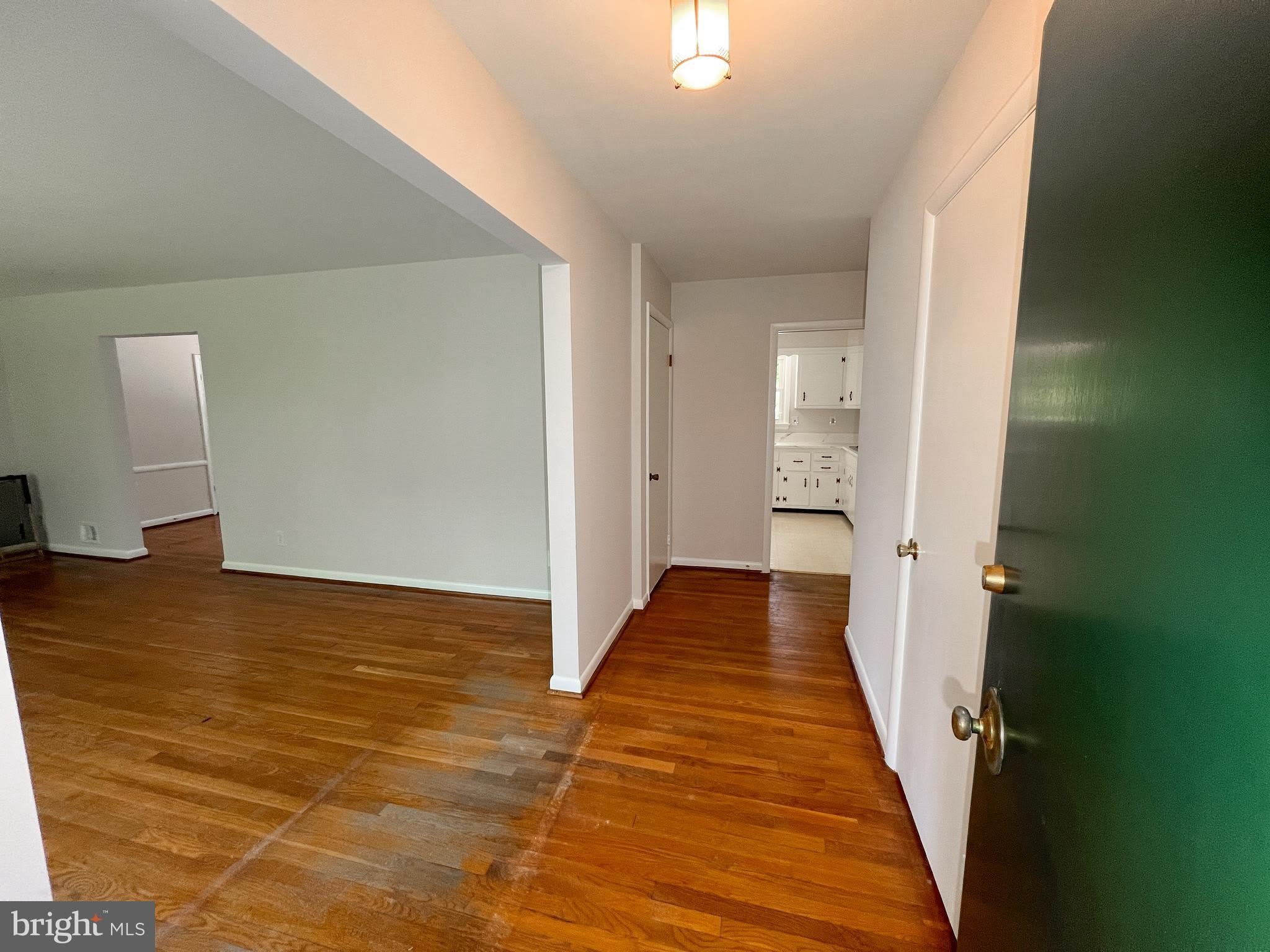 10001 WOODHILL Road – photo 4