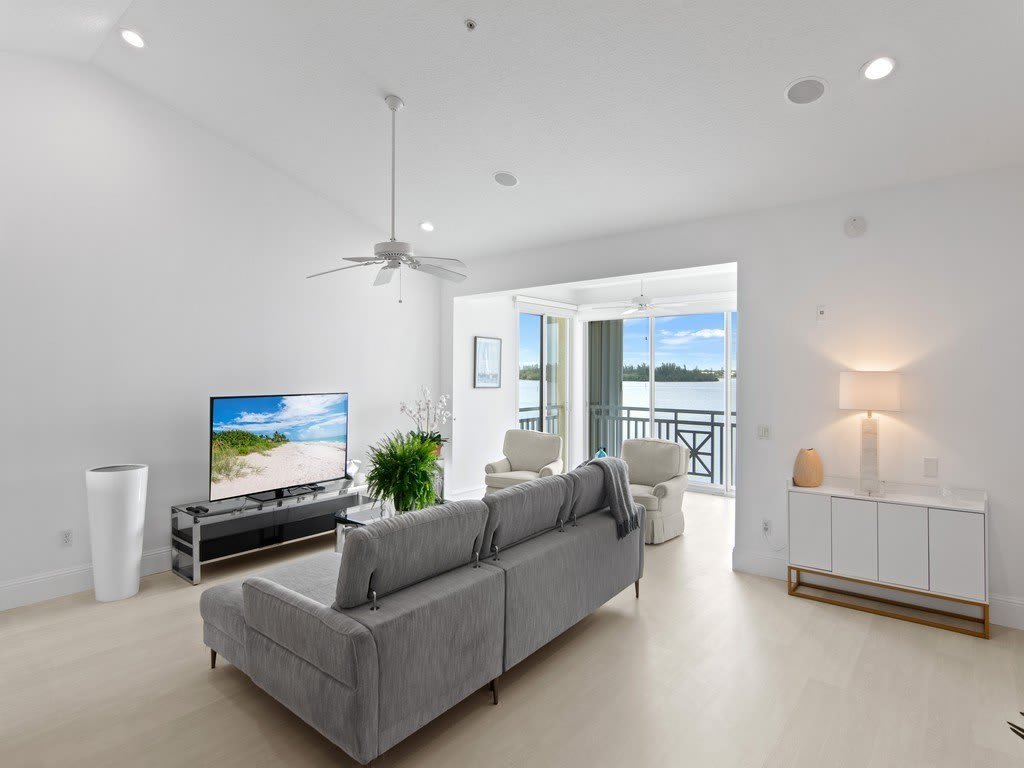 1890 Tarpon Lane – photo 3